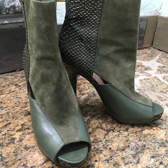 Charles David Designer Y2K leather Suede Snake embossed peep Toe Heels 6.5 - Picture 3 of 8